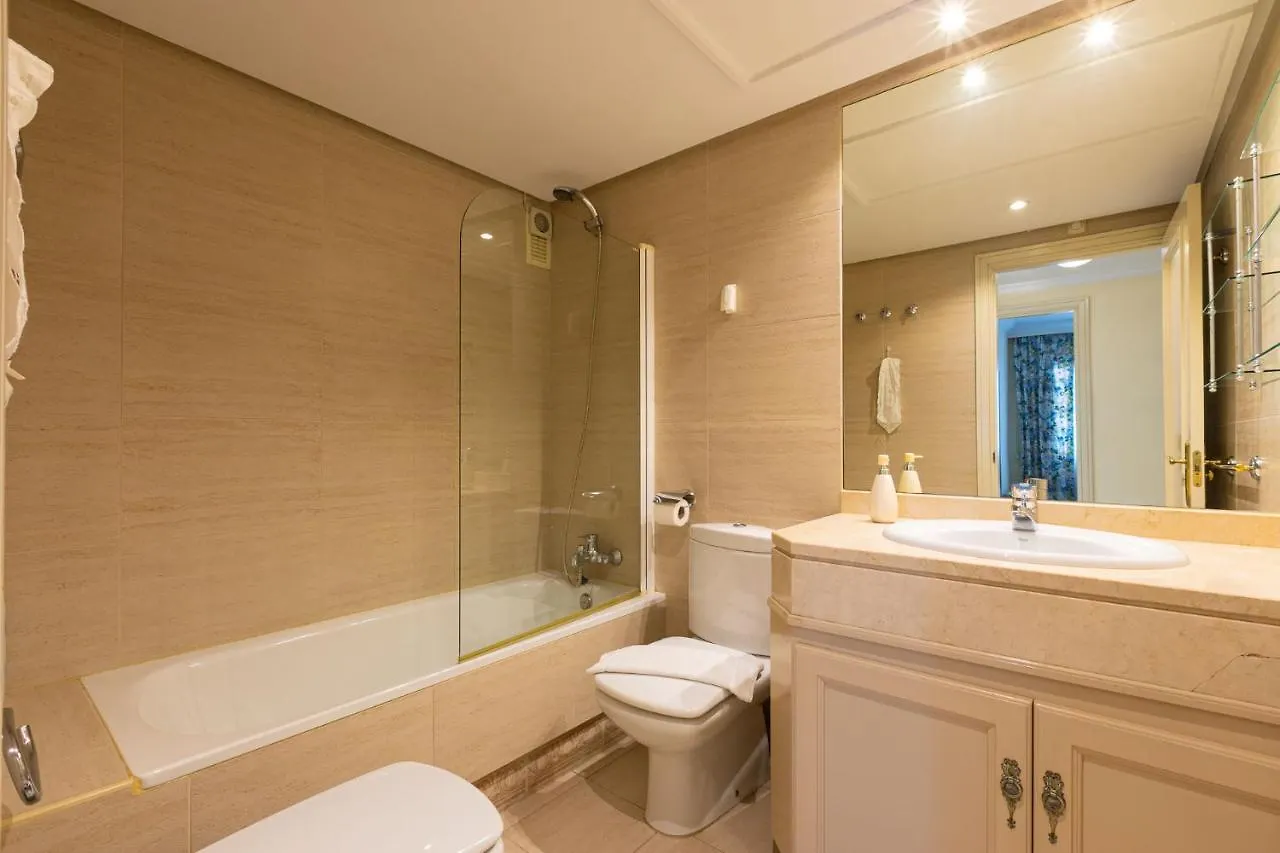 דירות Puerto Banus, Marina Banus, 2Br, 2Bth, Pool, Parking, Marbella, 2H